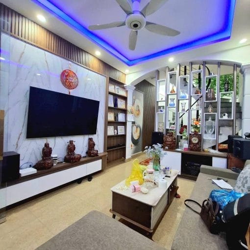 Nhà chân cầu Niệm