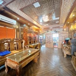 Nhà mặt đường Khúc Hạo