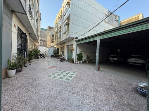 Bán nhà Thiên Lôi ô tô đỗ cửa